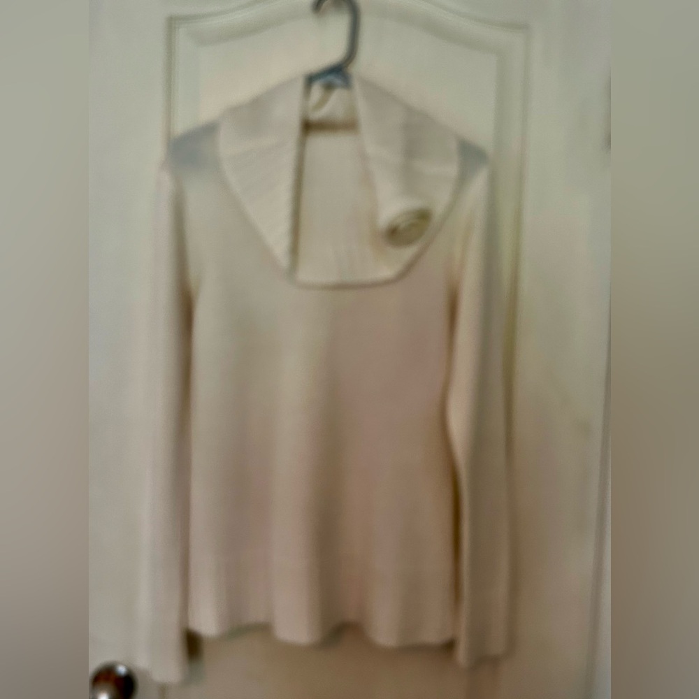 Beta’s Choice Cream Women's Sweater with Floral Detail